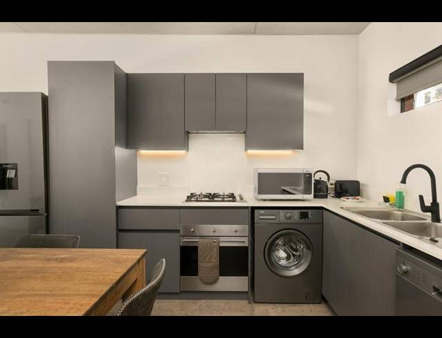 1 BEDROOM APARTMENT FOR SALE IN HYDE PARK